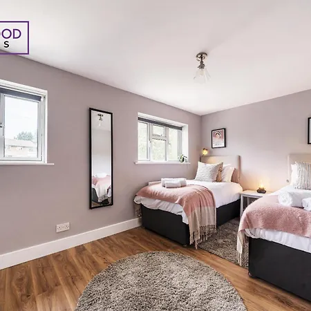 2 Bed 1 Bath House, Perfect For Corporate, Contractors & Families Free Parking, Garden, Netflix By Redwood Stays Alton  Exterior foto