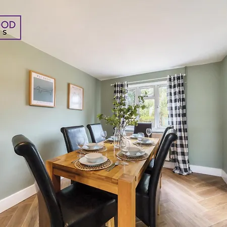 2 Bed 1 Bath House, Perfect For Corporate, Contractors & Families Free Parking, Garden, Netflix By Redwood Stays Alton  Exterior foto