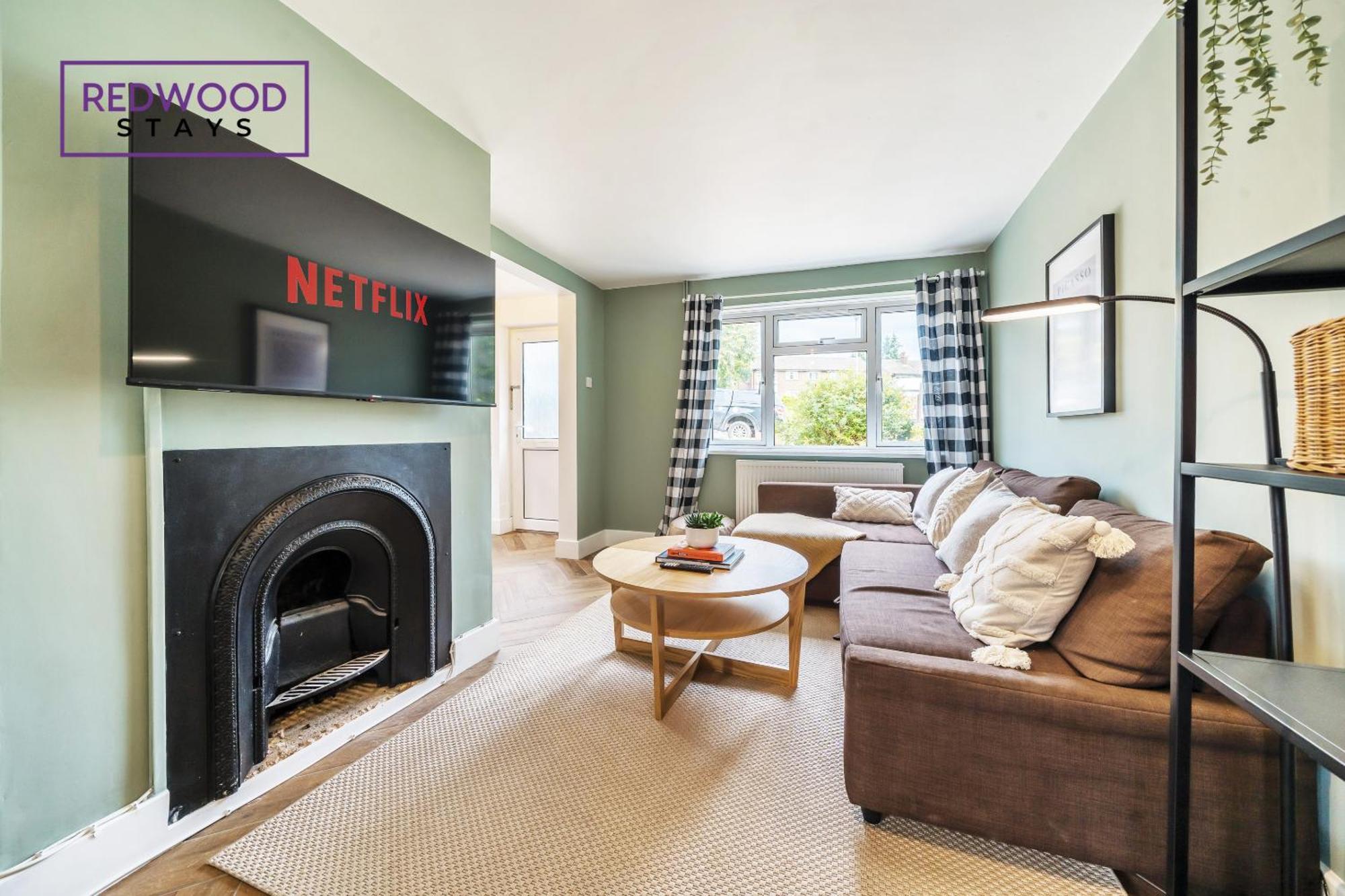 Holiday home Redwood Stays: Family & Corporate 2-bed House With Garden