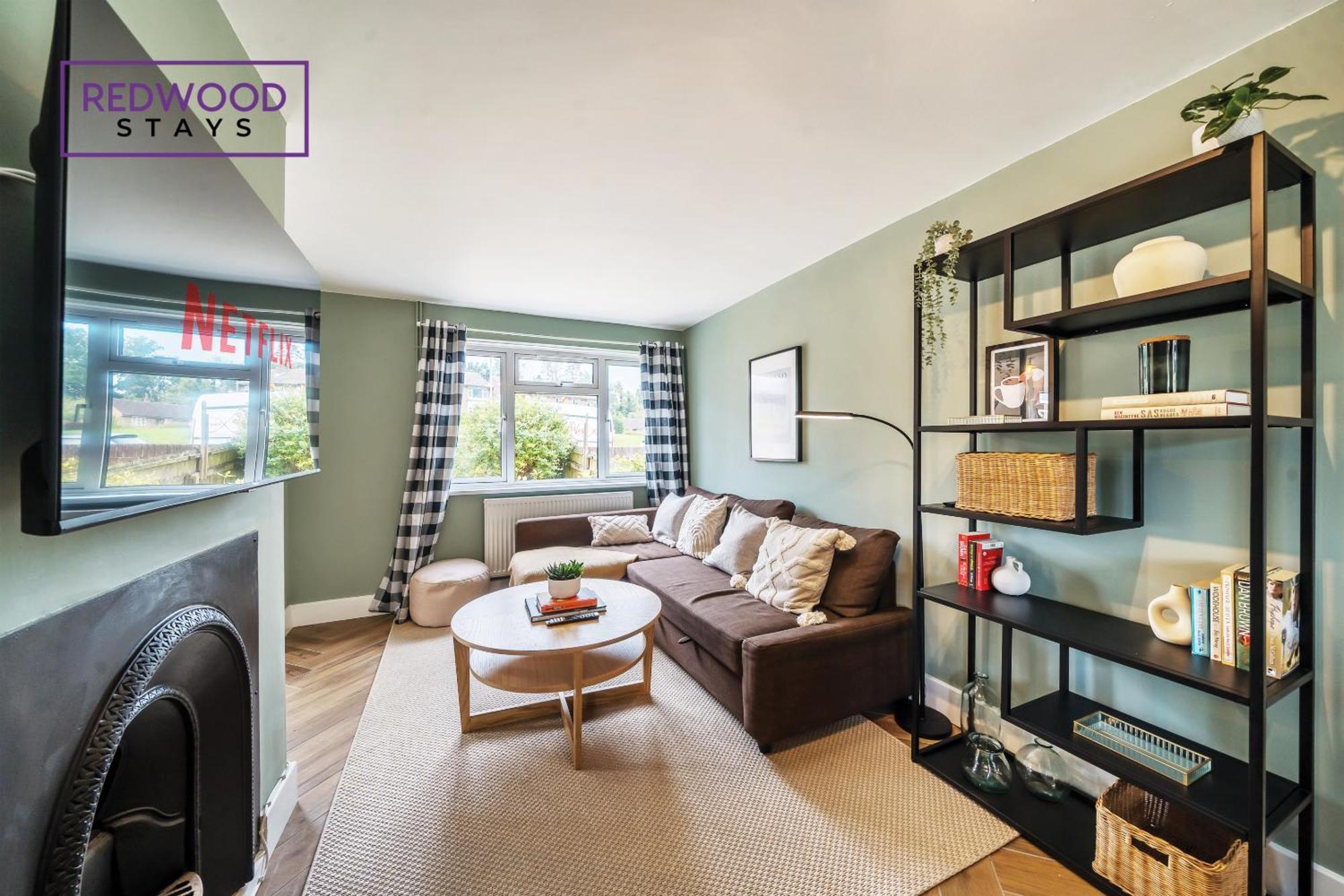 Redwood Stays: Family & Corporate 2-bed House With Garden