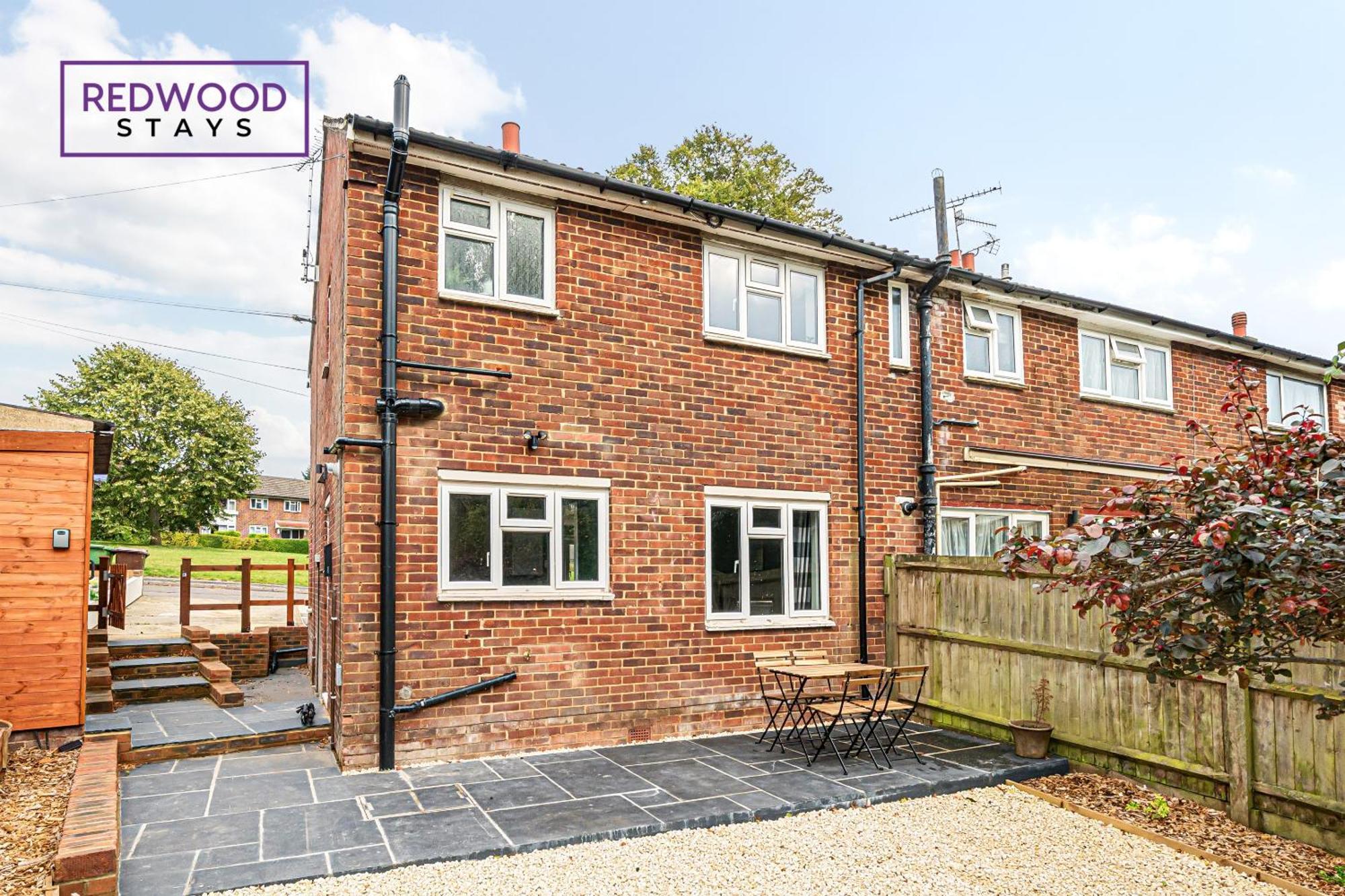 Redwood Stays: Family & Corporate 2-bed House With Garden