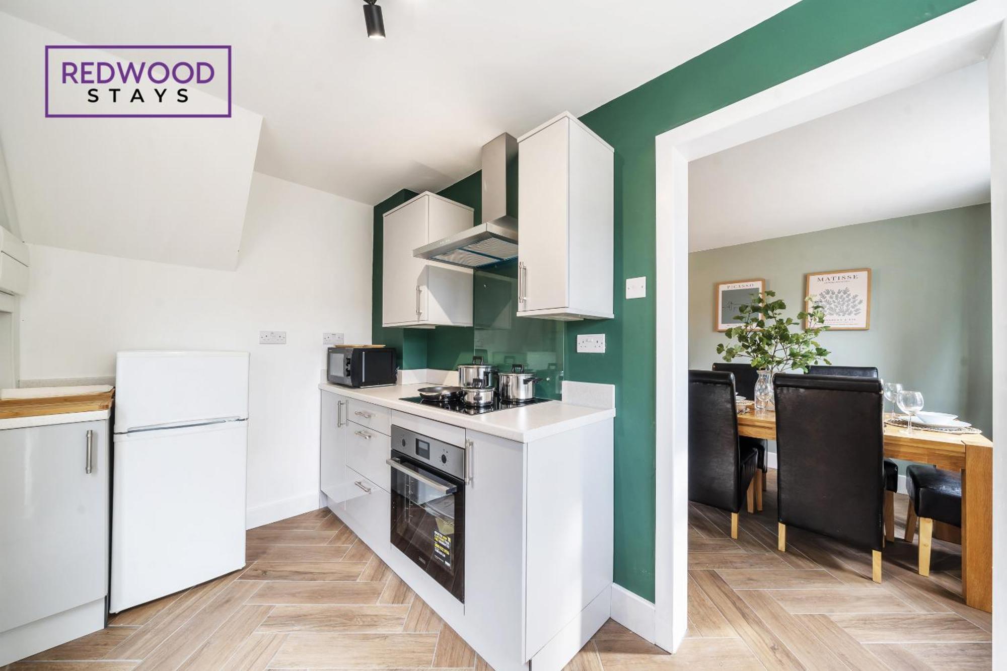 Holiday home Redwood Stays: Family & Corporate 2-bed House With Garden