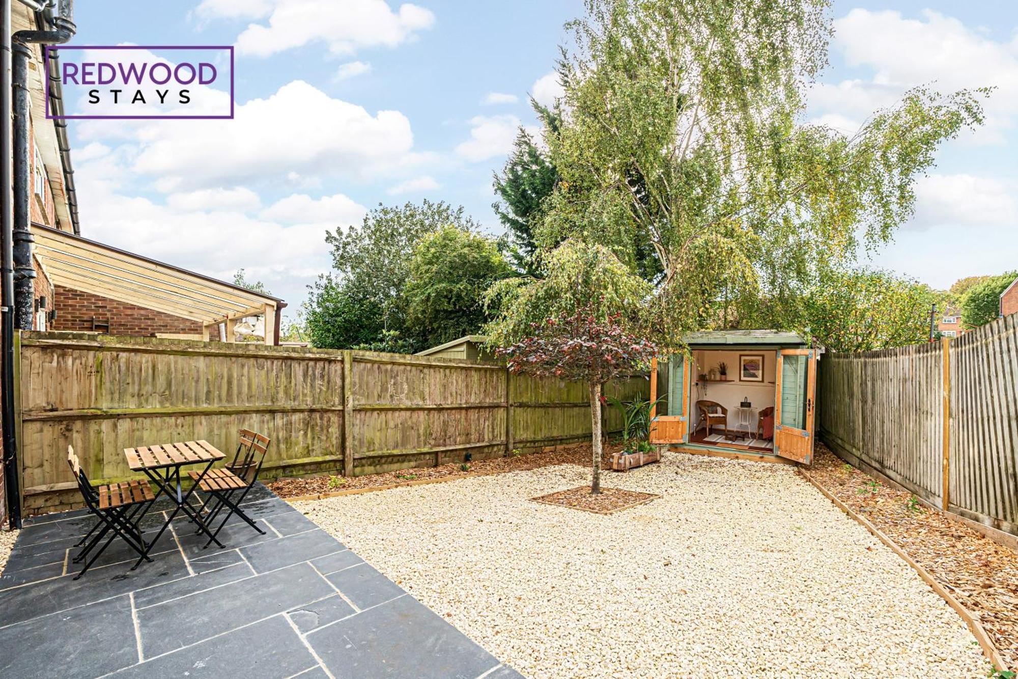 Holiday home Redwood Stays: Family & Corporate 2-bed House With Garden Alton (Hampshire)
